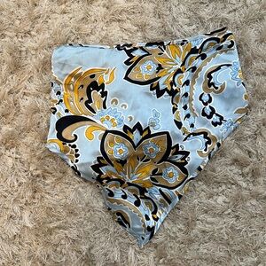 NWT Boohoo Tieback Crop Top